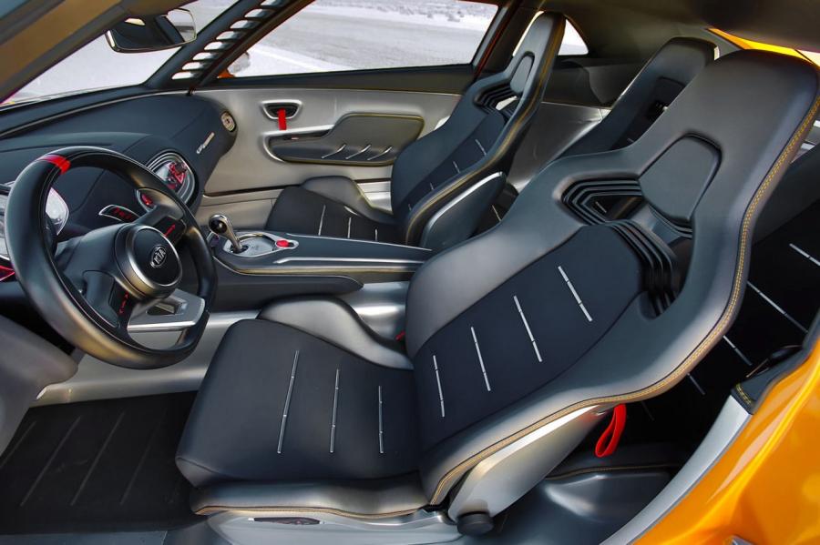  Kia GT4 Stinger Concept 2014 года  (фото 6 из 30)